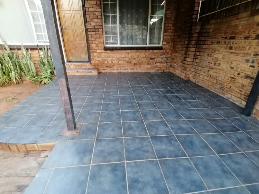 2 Bedroom Property for Sale in Safari Gardens North West